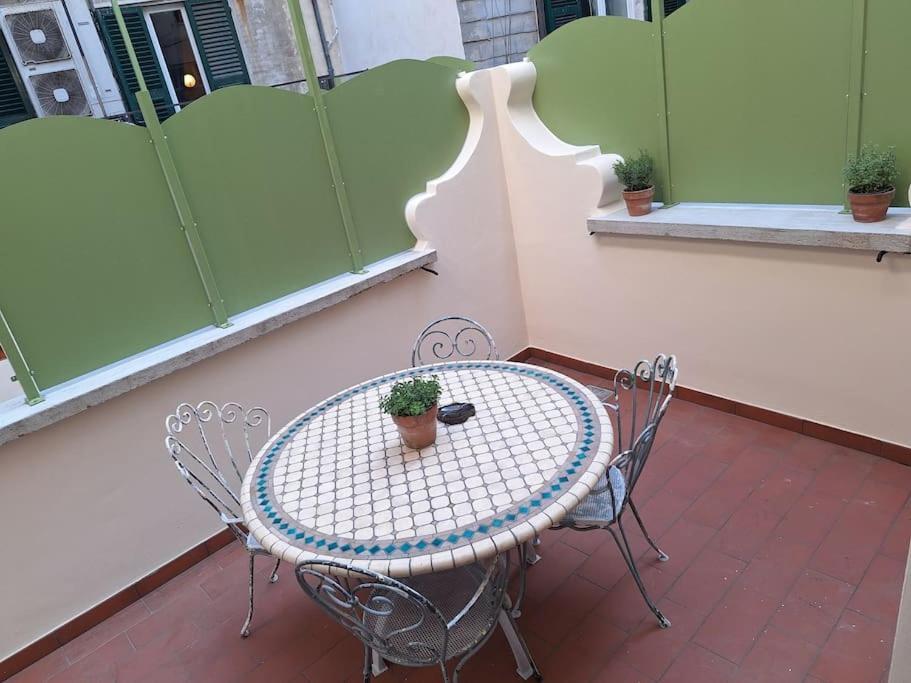 Il Talismano-In Citta -Vicino Al Mare Appartement Savona Buitenkant foto
